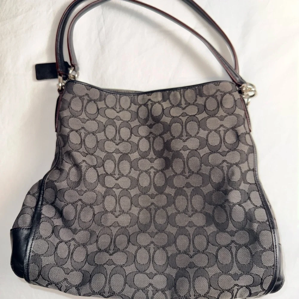 👜 Coach Signature Soho Flap Hobo Shoulder Bag